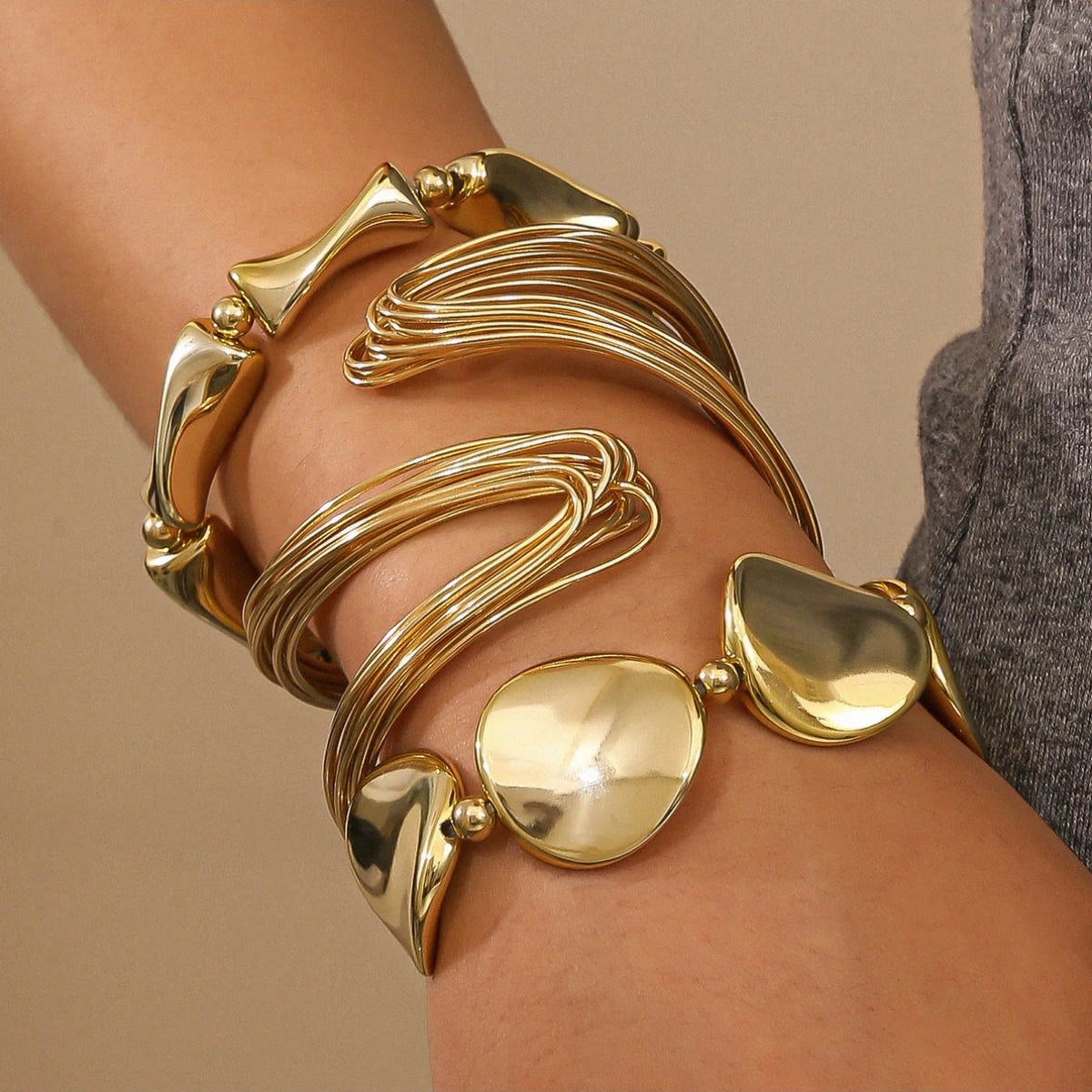 Parure Bracelets Sculpturaux & Disques Martelés