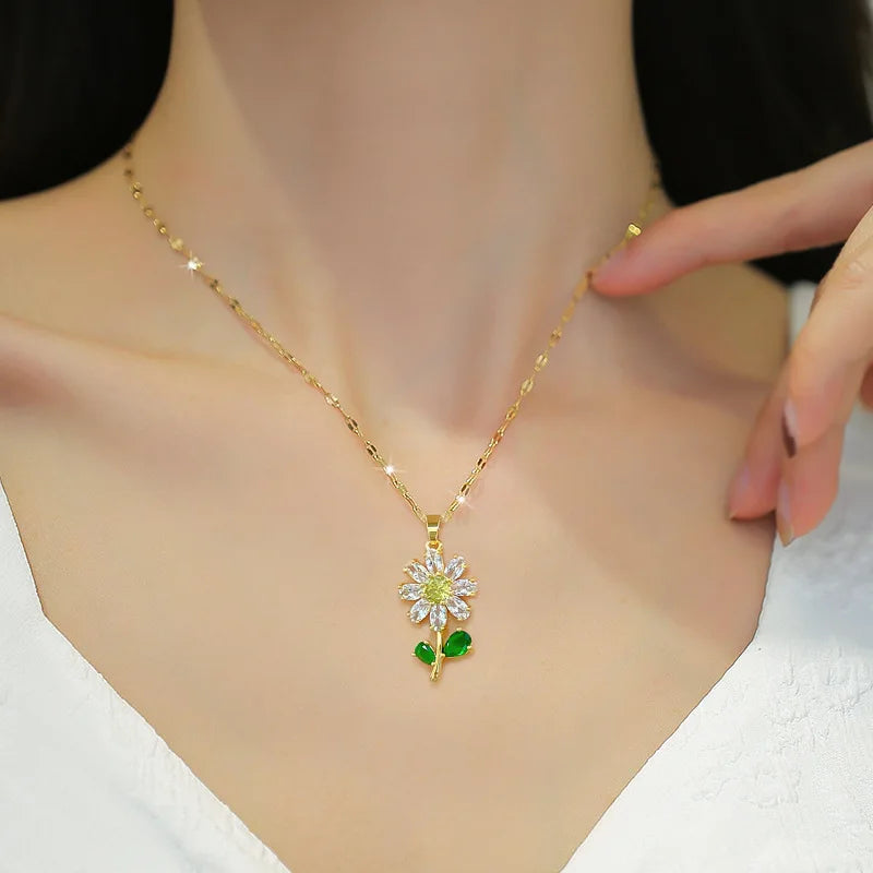 Collier Pendentif Motif Doré