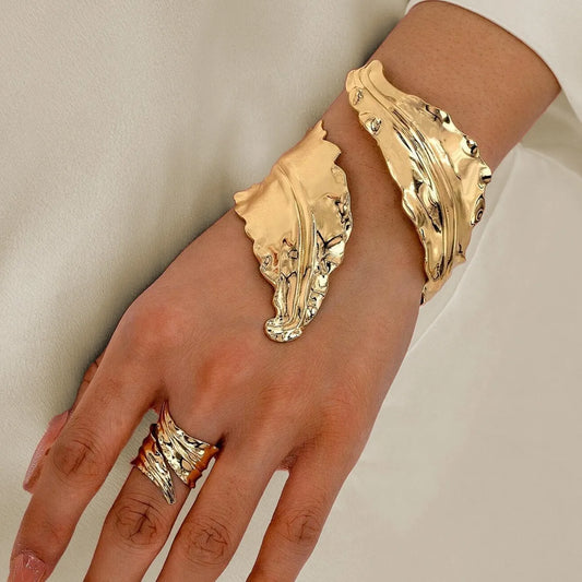 Manchette Doré et Bague Plissée