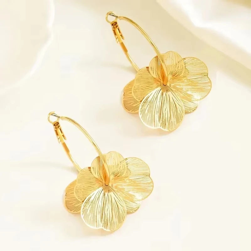 Boucles d'Oreilles Créoles Pétales de Fleurs