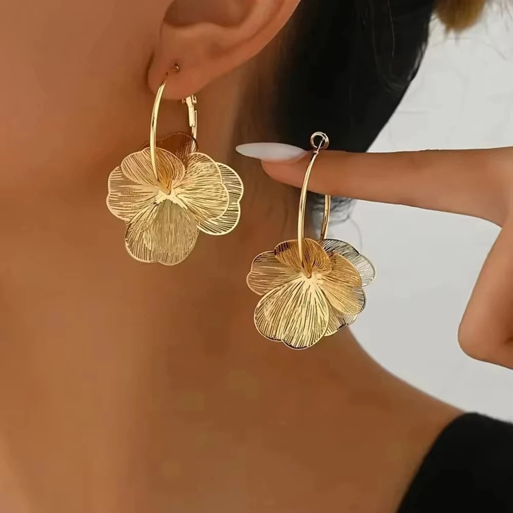 Boucles d'Oreilles Créoles Pétales de Fleurs