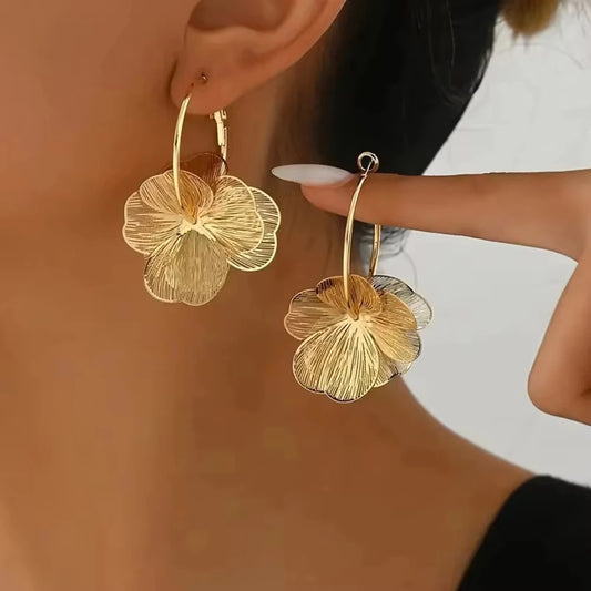 Boucles d'Oreilles Créoles Pétales de Fleurs