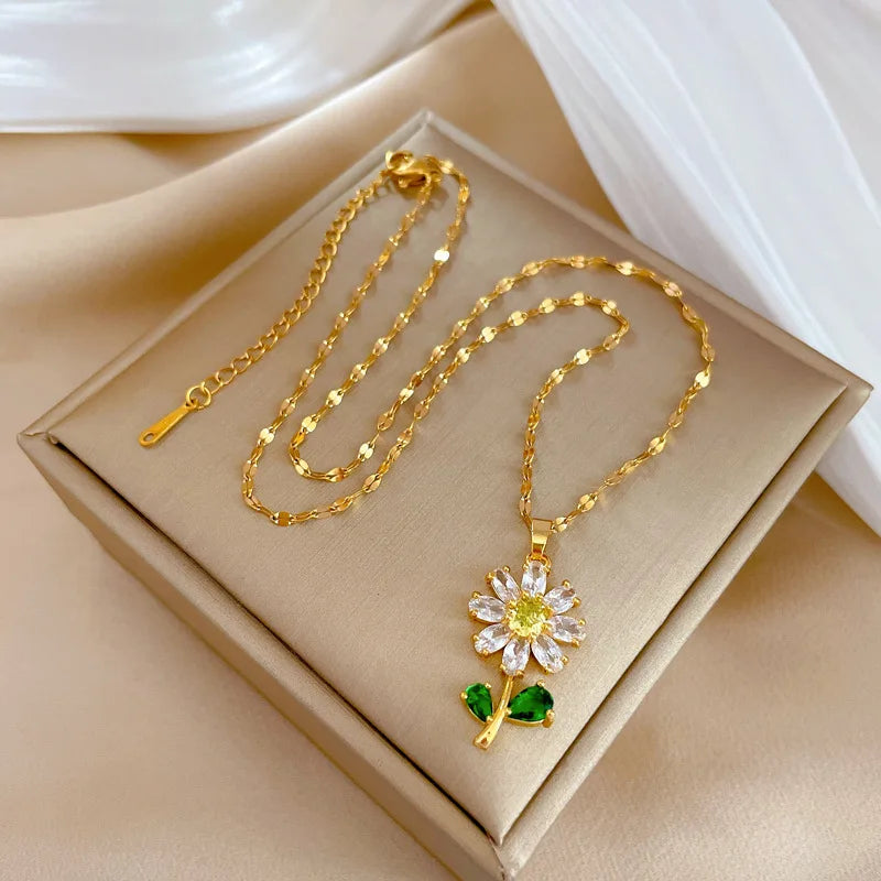 Collier Pendentif Motif Doré